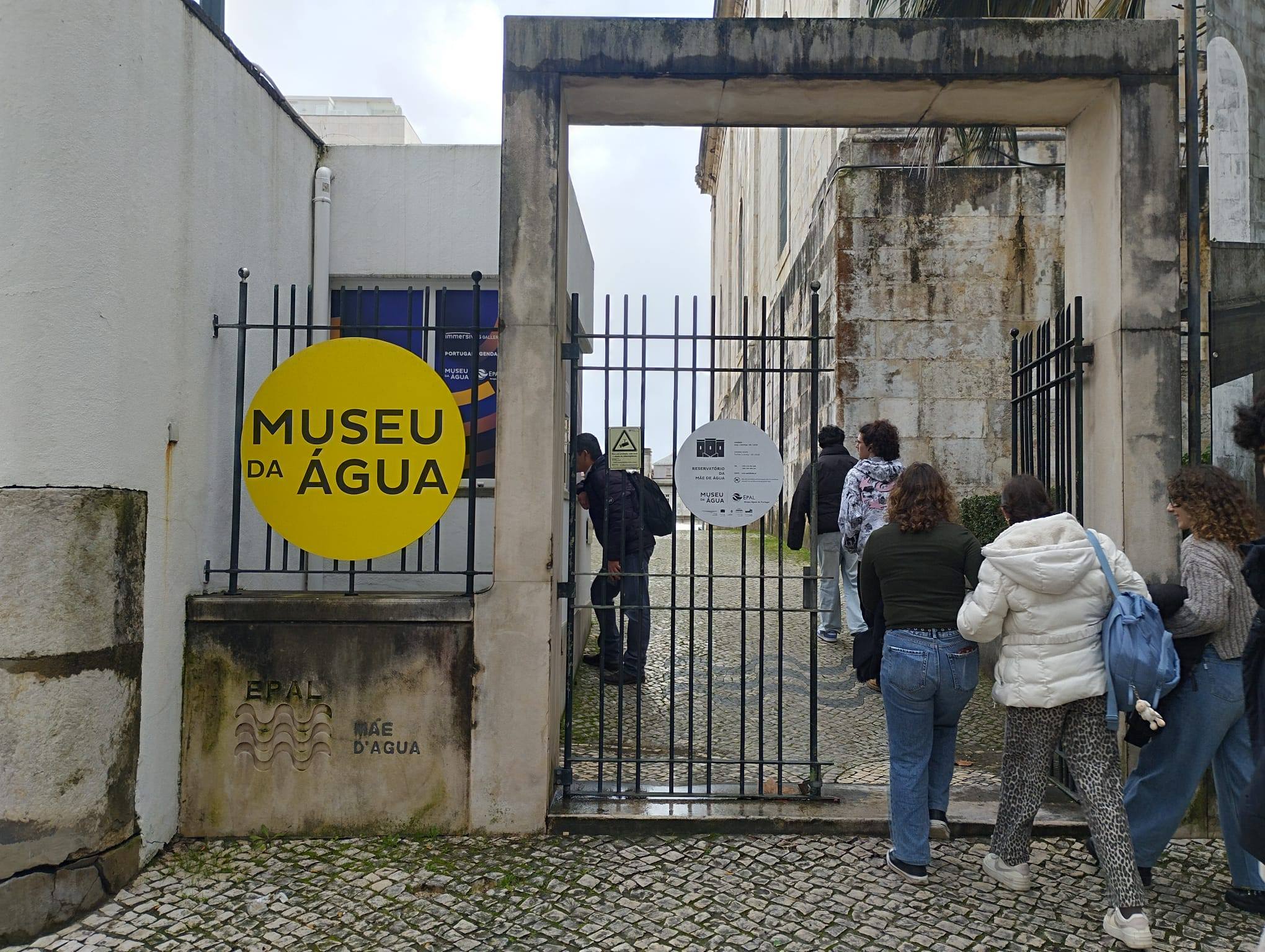 Escola Fora de Portas